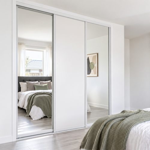 Ultra Triple Sliding Doors - Mirror + Mirror + White